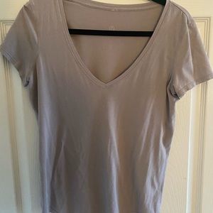 Lululemon love that v neck.